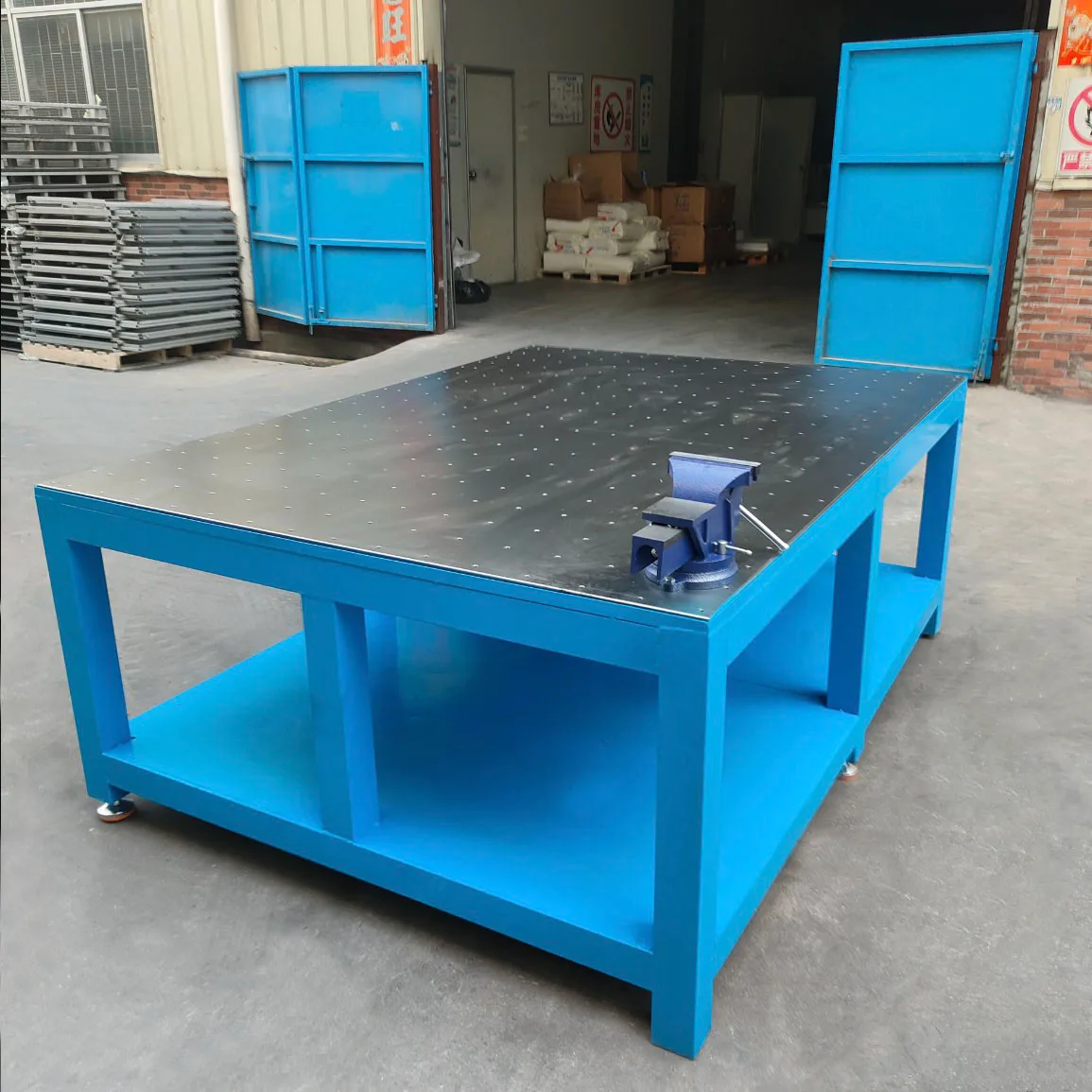 TEBAK Customized Heavy-Duty Water Milled Steel Workbenches Welding Tables Flying Mold Stations Vises for Workshop Repair Tool Cabinets view 4